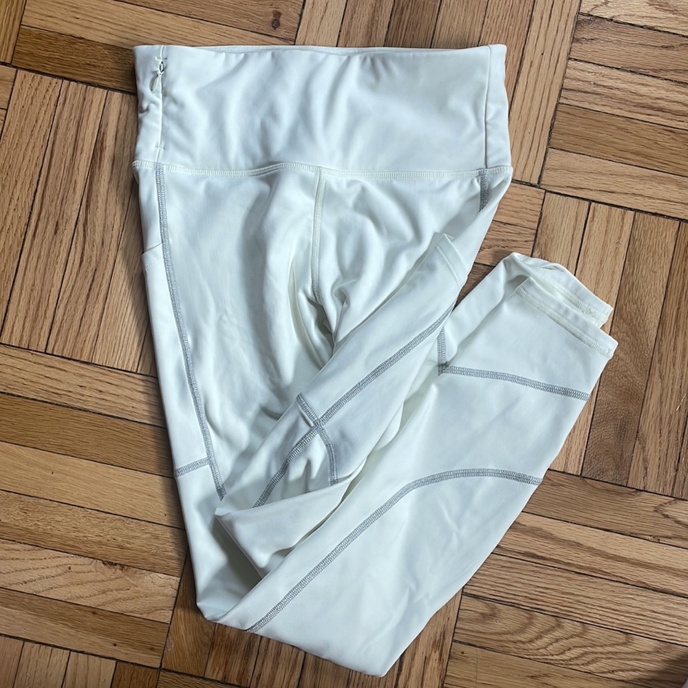 Fabletics performance legging - Picture 2 of 2